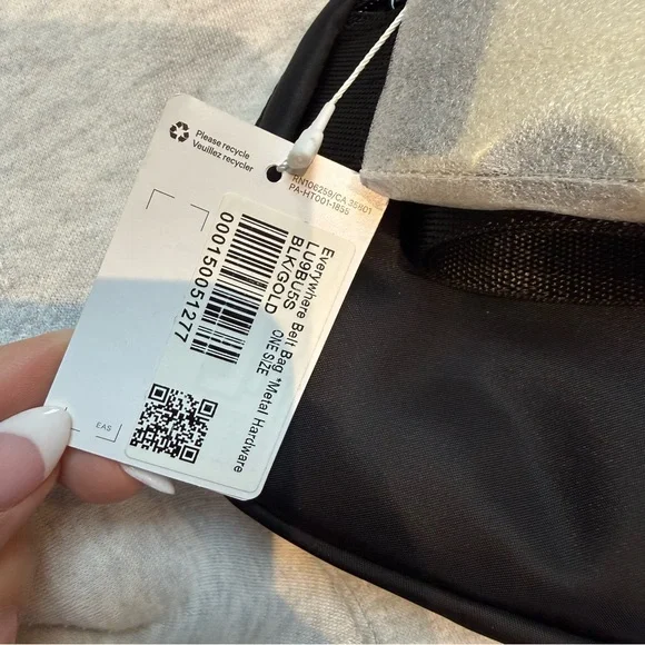 Brand New Lululemon Belt Bag - Picture 3 of 4